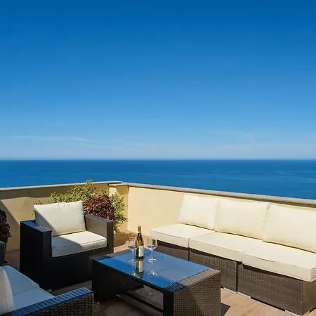 Huge Terrace With Never Ending Views *